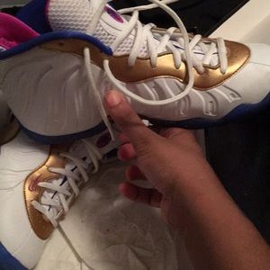 Good condition size 7 in youth.